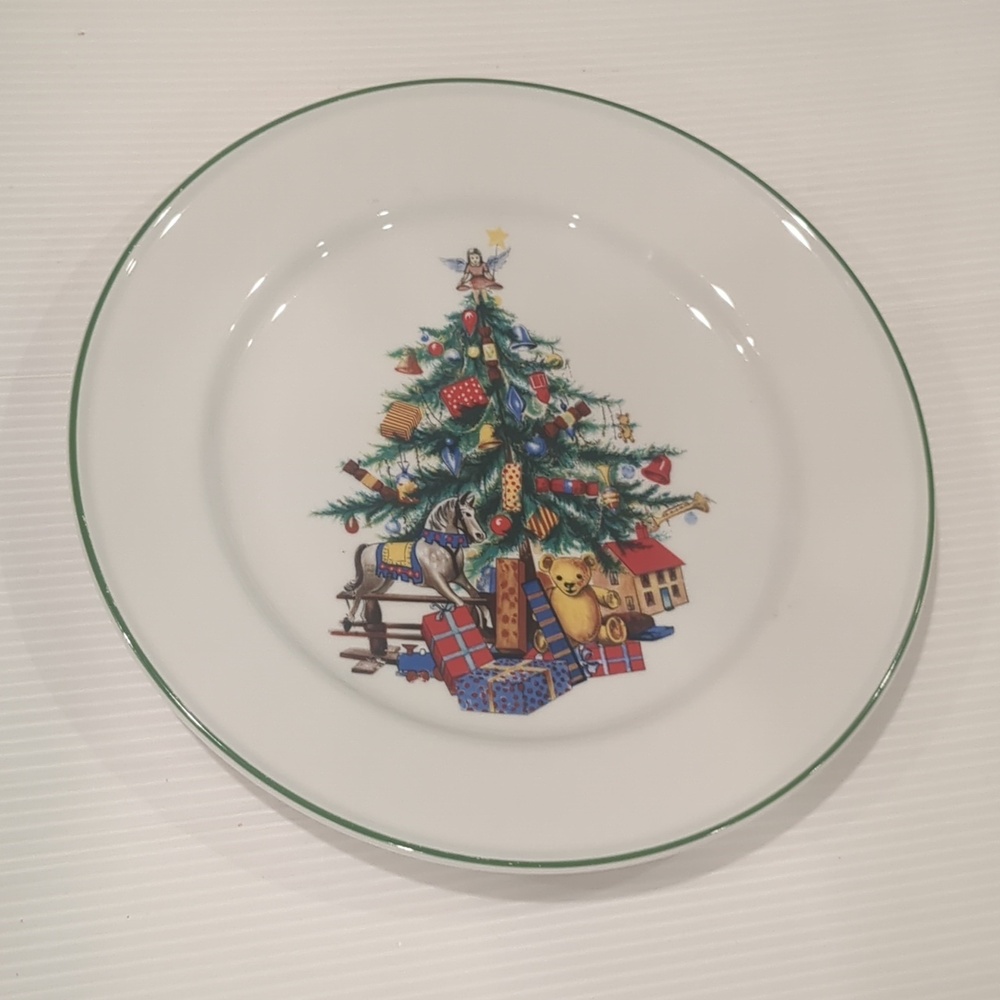 Ceramic Christmas Tree Dinner Plate with Green Rim #34,  Made      in Germany